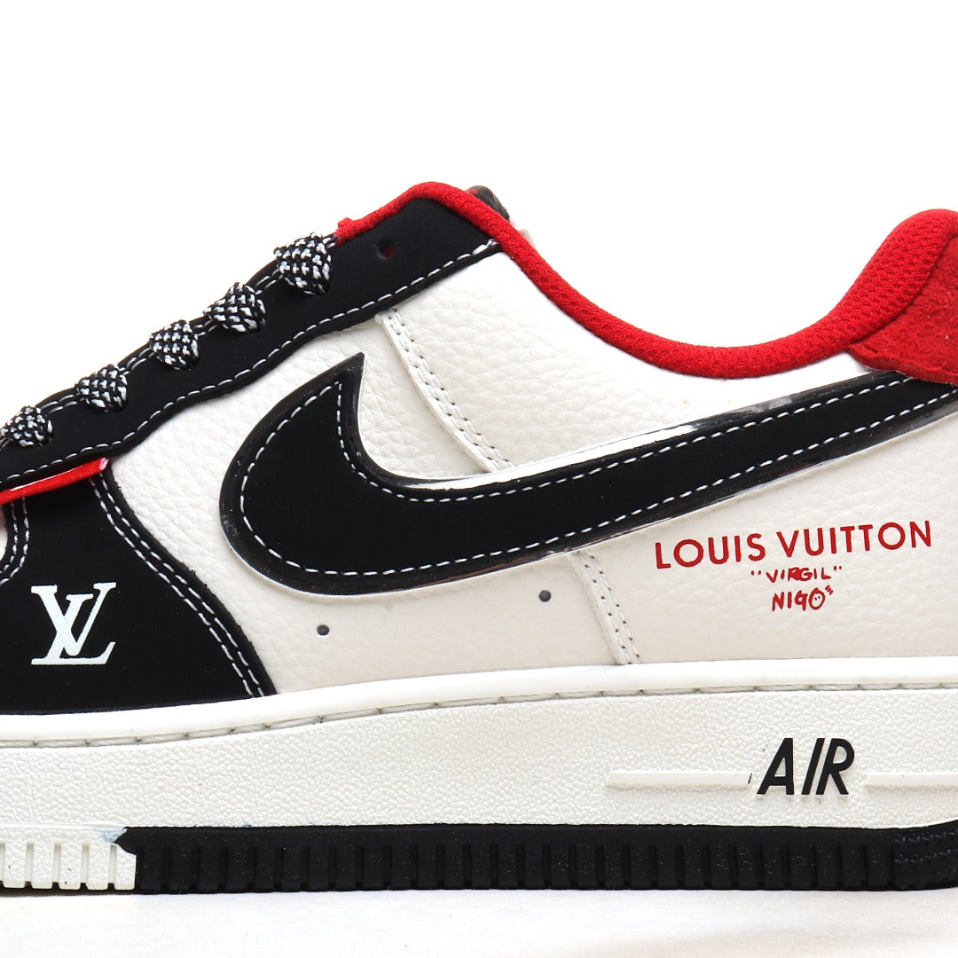 Nike Air Force 1 Corporate en ángulo, resaltando la suela con tecnología de amortiguación y el estilo casual.