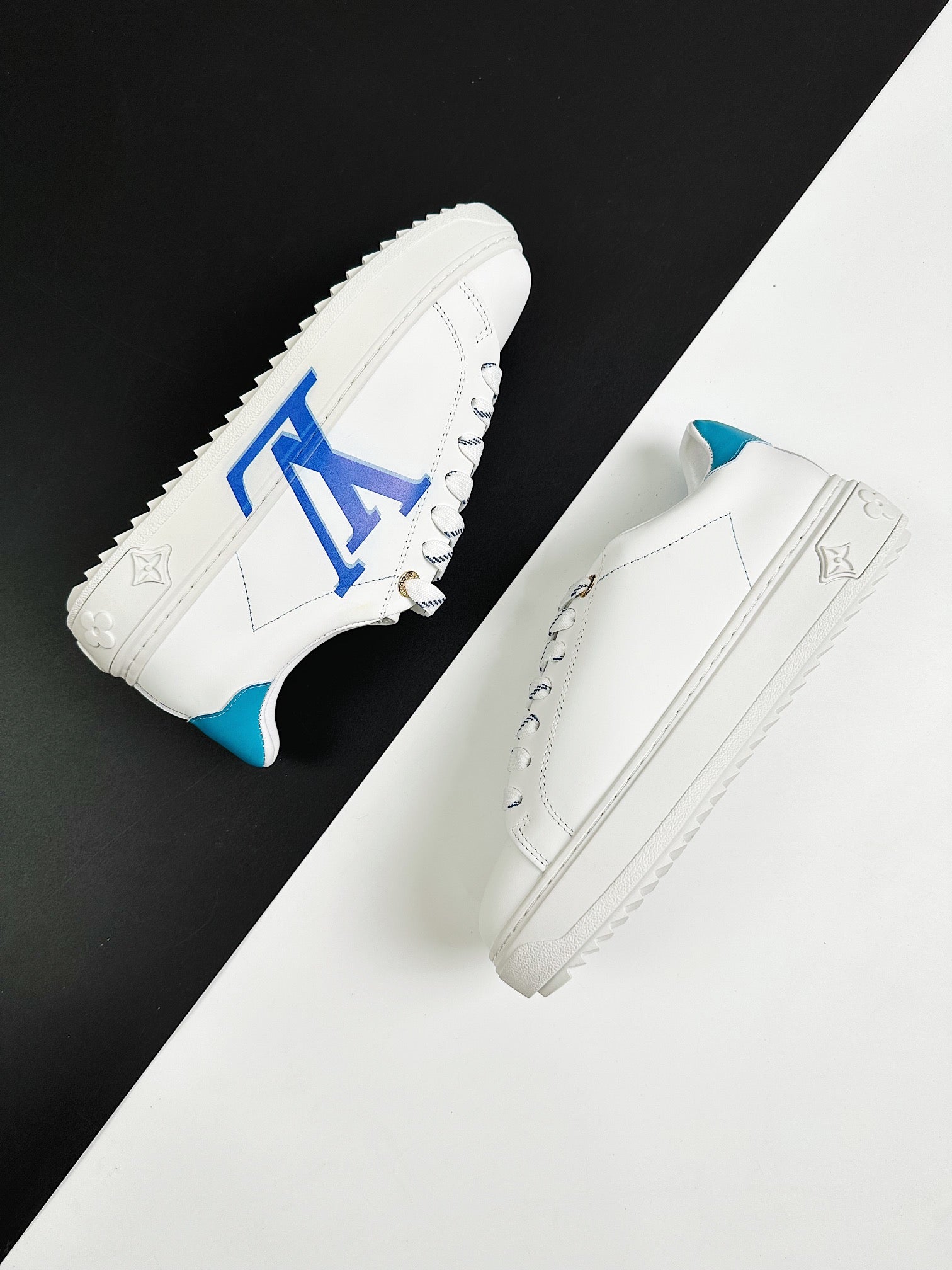 Imagen de grupo de varios estilos de zapato Louis Vuitton, disponibles en tallas 35 a 39.